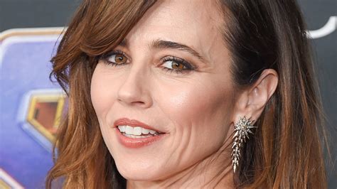 linda cardellini nudity|Inside Linda Cardellinis Life And Career